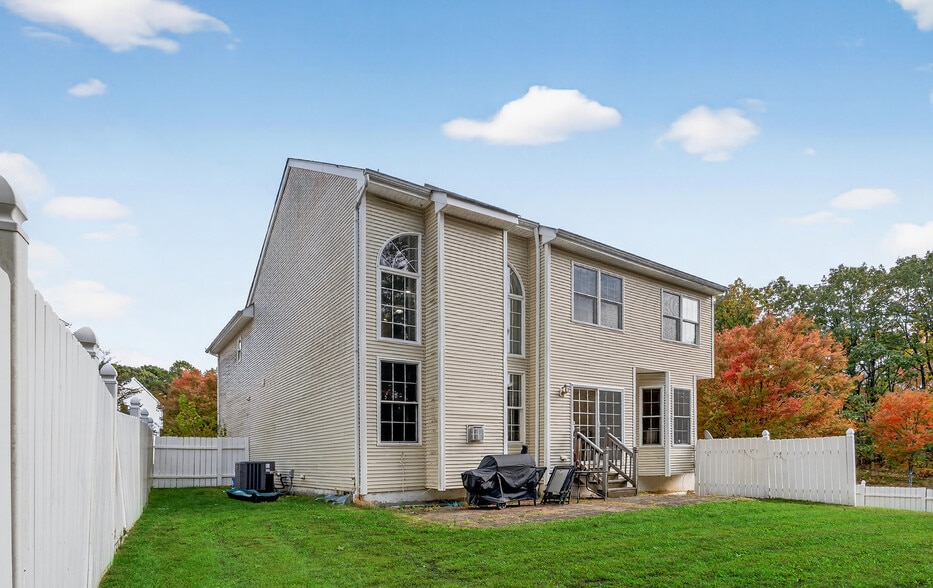 Building Photo - 1 Palisades Rd