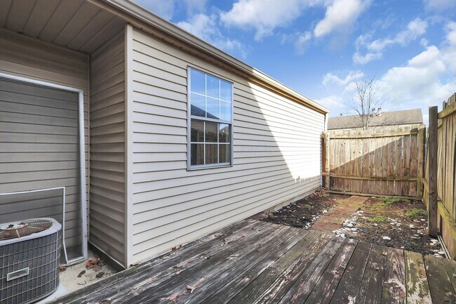 Building Photo - 1642 Park Row Dr