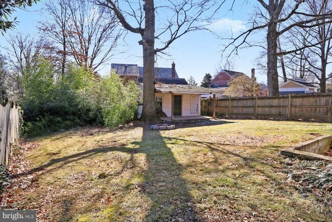 Building Photo - 5016 N Carlin Springs Rd