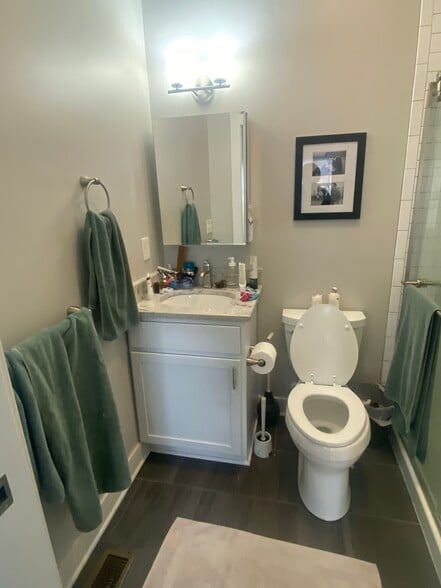 Building Photo - 139 W 2nd Ave