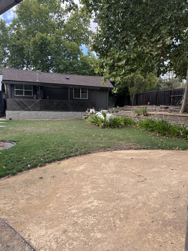 Building Photo - 3976 Canal Ln