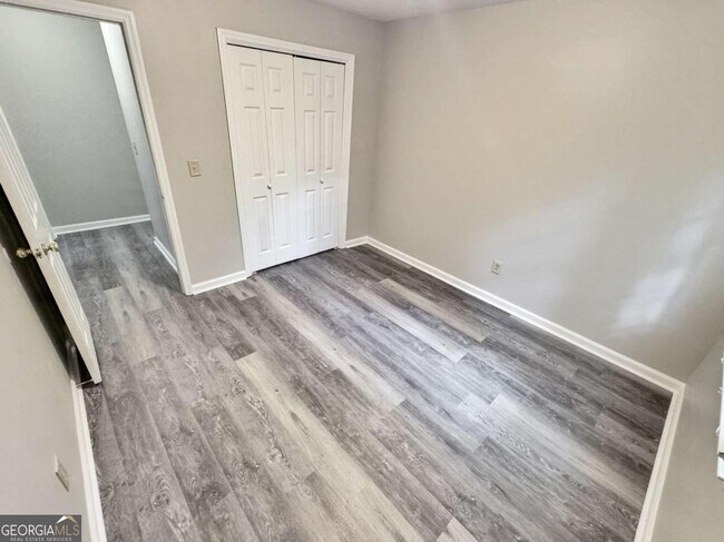 Building Photo - 4051 Coyte Dr
