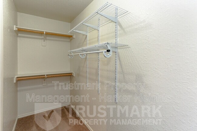 Building Photo - 4907 John David Dr