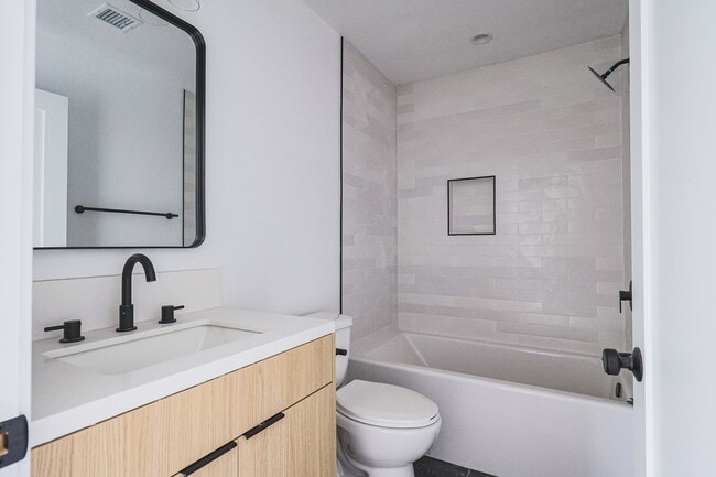 Building Photo - NEW CONSTRUCTION LUXURY 4 BED TOWNHOMES WITH ROOF DECKS