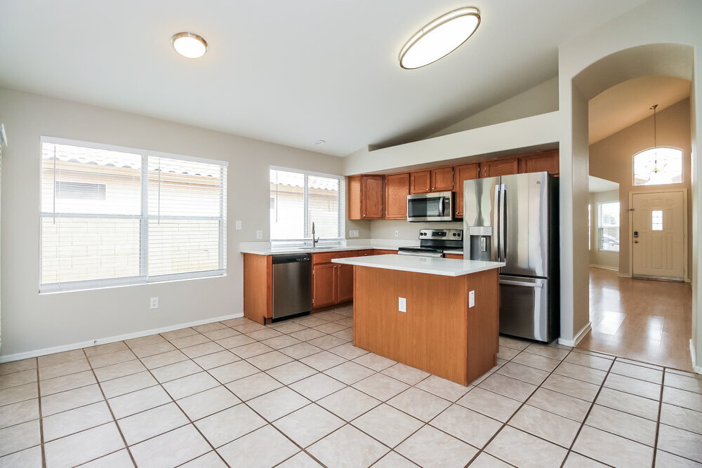 Building Photo - 7932 W Taro Ln