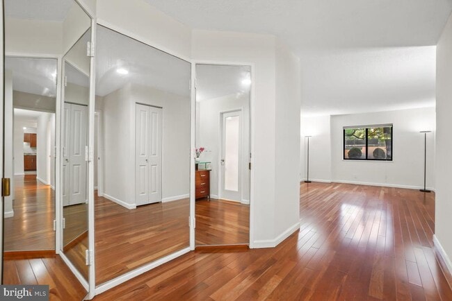 Building Photo - 5904 Mt Eagle Dr