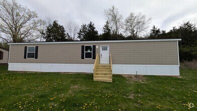 Building Photo - 15462 Lewis Rd