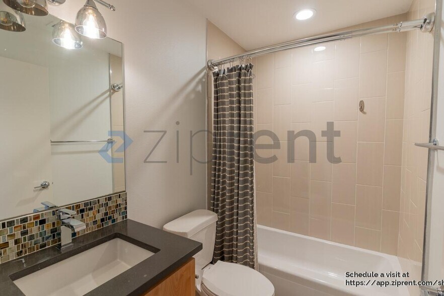 Building Photo - 3133 Govalle Ave