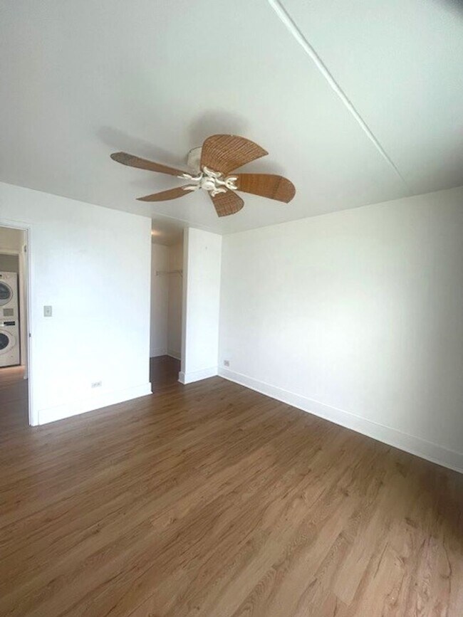 Building Photo - Upgraded 2 Bedroom / 1 Bath at the Iolani Regent