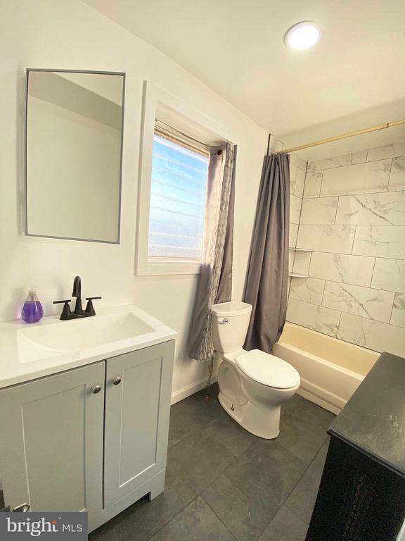 Building Photo - 3027 Weikel St