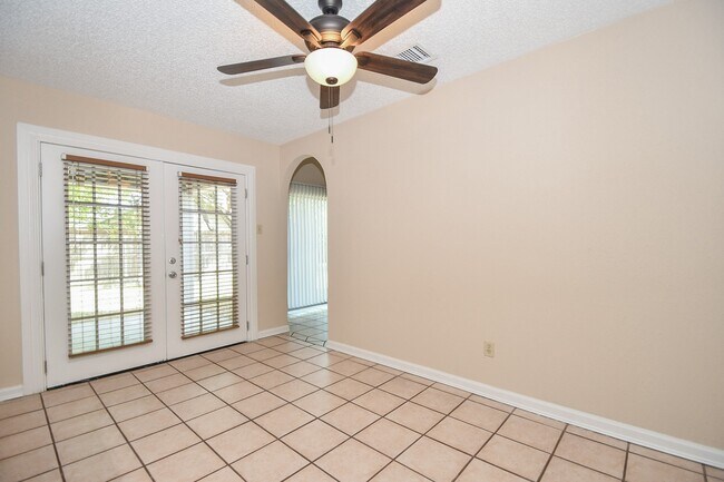 Building Photo - 1643 Beaconshire Rd