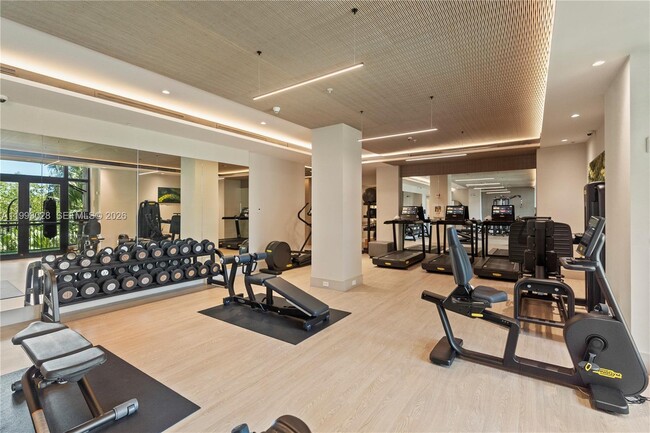 Building Photo - 3400 SW 27th Ave