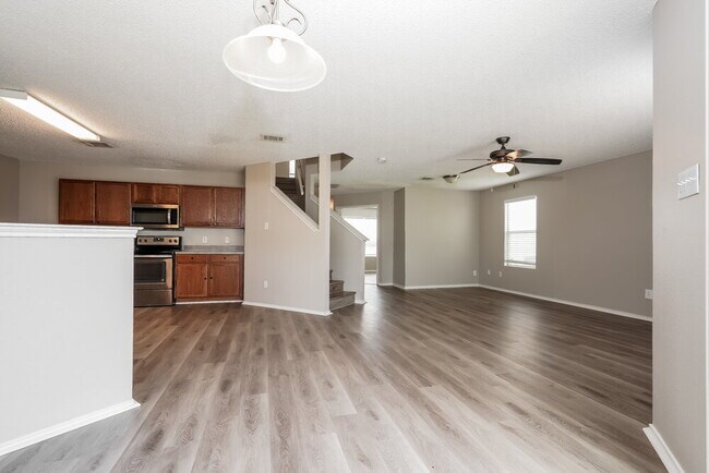 Building Photo - 316 Dakota Ridge Dr