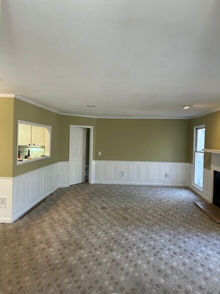 Building Photo - 102 Bainbridge Dr