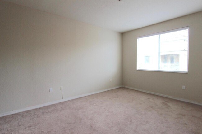 Building Photo - 11014 Legacy Dr