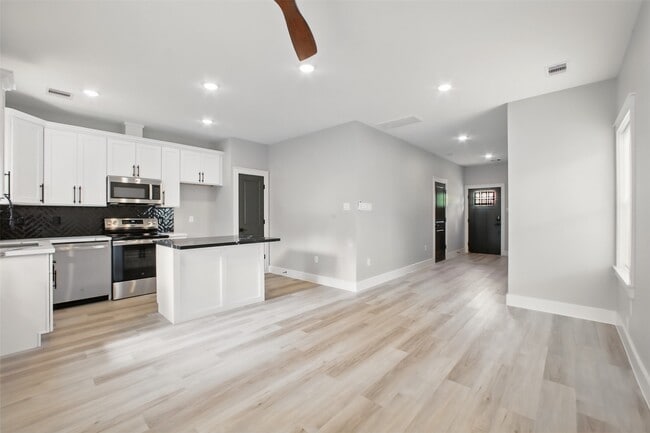 Building Photo - 4719 Mallow St