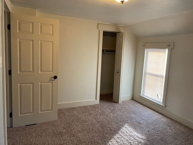 Building Photo - 802 3rd Ave SE