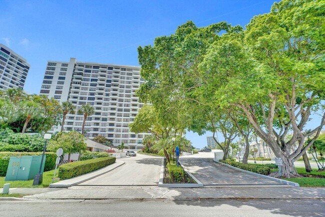 Building Photo - 600 Three Islands Boulevard