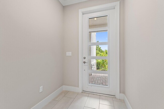 Building Photo - 6825 Pointe of Woods Dr