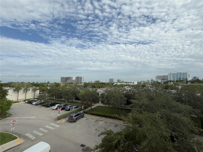 Building Photo - 2775 NE 187th St