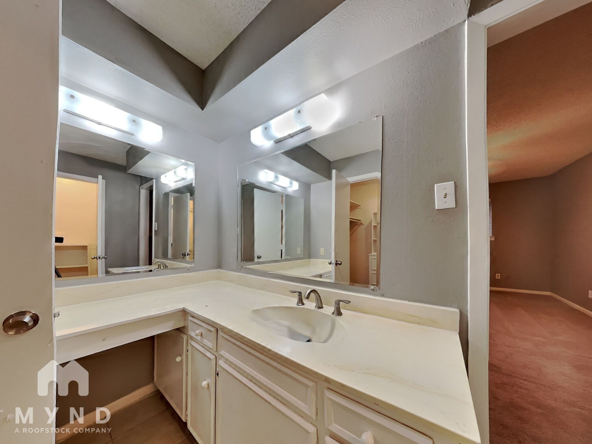 Building Photo - 314 Towne House Ln