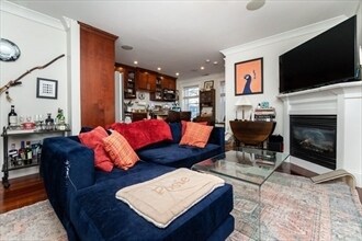 Building Photo - 632 E Broadway