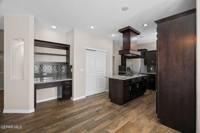 Building Photo - 7877 Enchanted View Dr