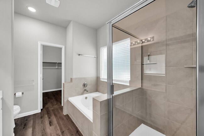 Building Photo - 2237 Raider Dr