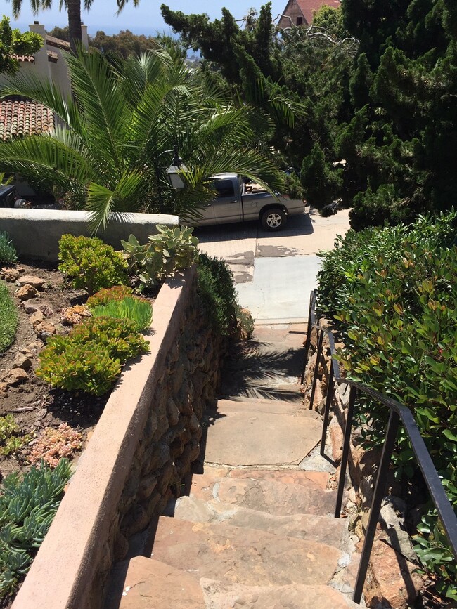 stairs down to garage - 432 La Crescentia Dr