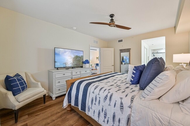 Building Photo - ** Immaculate Blue Heron Sanctuary Condo ~ Available ASAP **