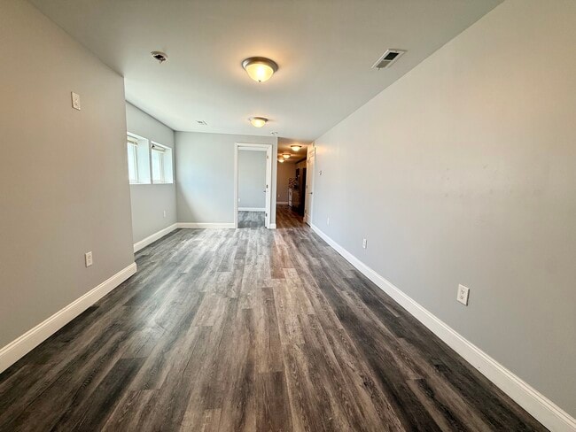 Building Photo - 5000 N 8th St