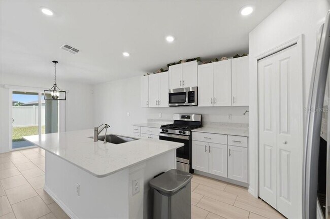 Building Photo - 35029 Brackett Bnd