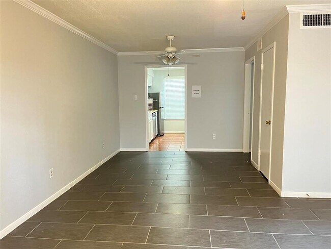 Building Photo - 1223 Augusta Dr