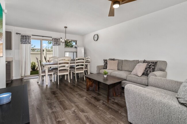 Building Photo - Furnished Townhome with Garage, 3 bedroom/2.5 Bathroom at Kamalani Flats