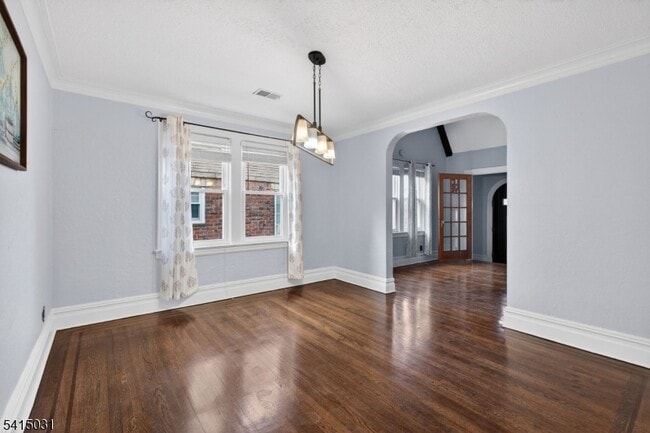 Building Photo - 2096 Lentz Ave