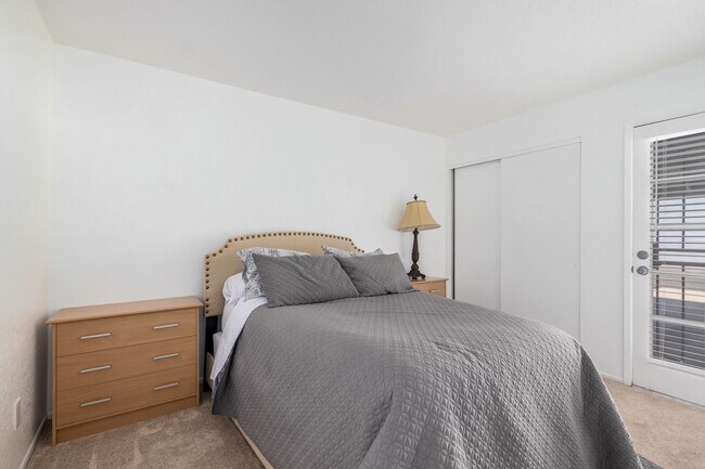 Building Photo - 3-Bedroom Furnished Townhouse with Private...