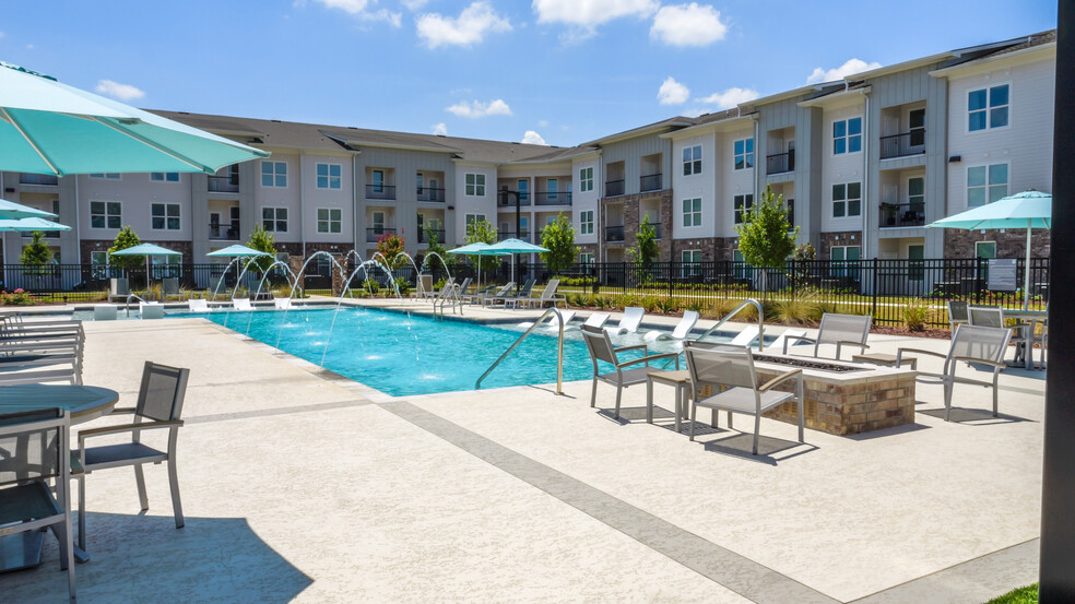 Resort-Style Pool - The Waters At Millerville