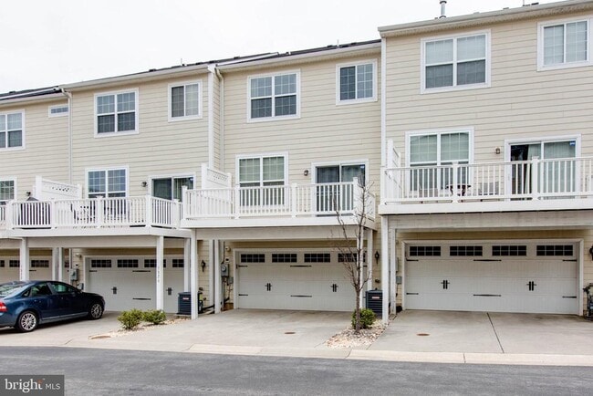 Building Photo - 7926 Silver Oak Rd