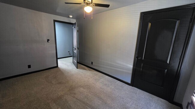 Building Photo - Unique 3 Bedroom Home