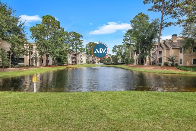 Building Photo - Luxurious Two-Bedroom Condo at Summer Hous...
