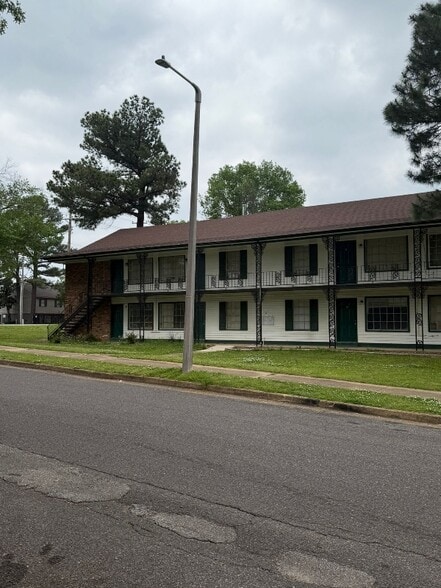 Primary Photo - 3720 Outland Rd