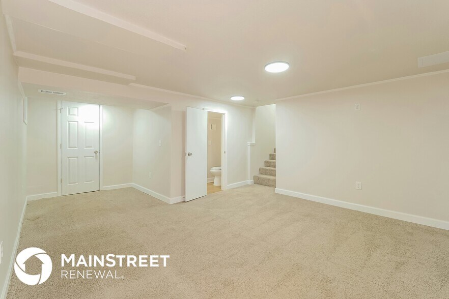 Building Photo - 1109 NE Columbus St