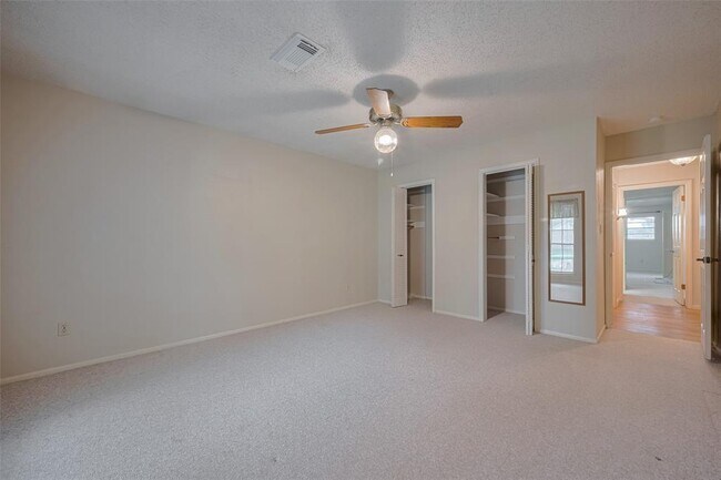 Building Photo - 15222 Torry Pines Rd