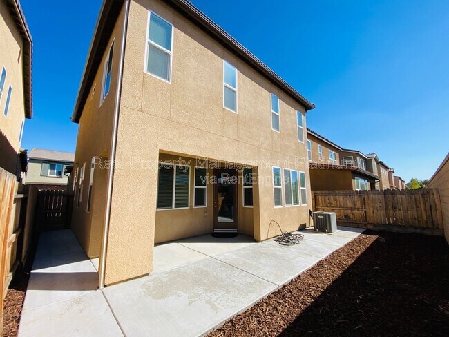 Building Photo - 2534 Mustang Dr