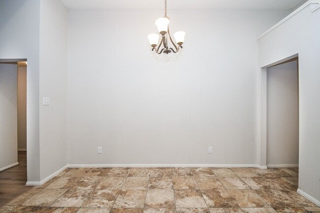 Building Photo - 2218 Millerton Ln