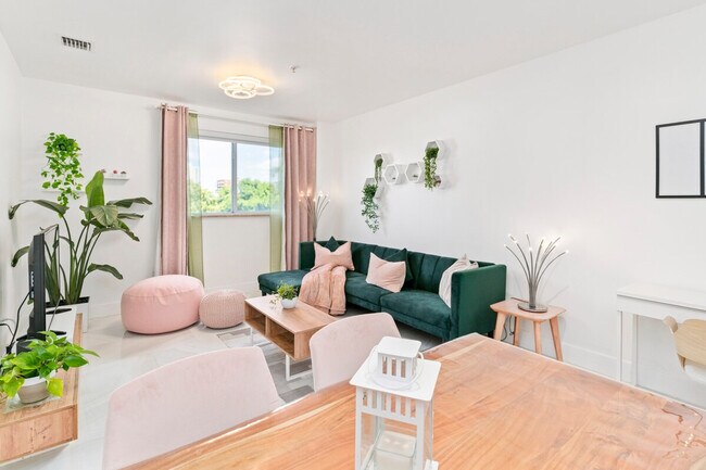 Building Photo - 2280 SW 32nd Ave