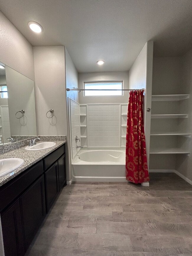 Building Photo - Back on the Market!!  Beautiful 5 Bedroom Home in Desert Ridge
