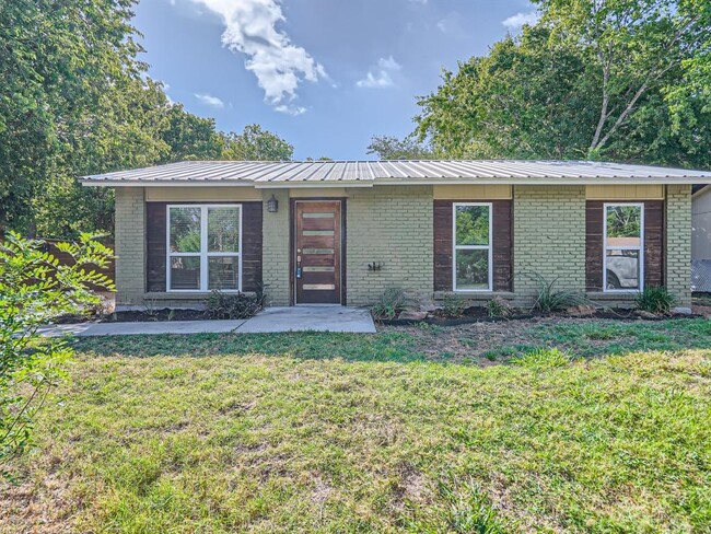 Primary Photo - 6035 Bluebell Cir