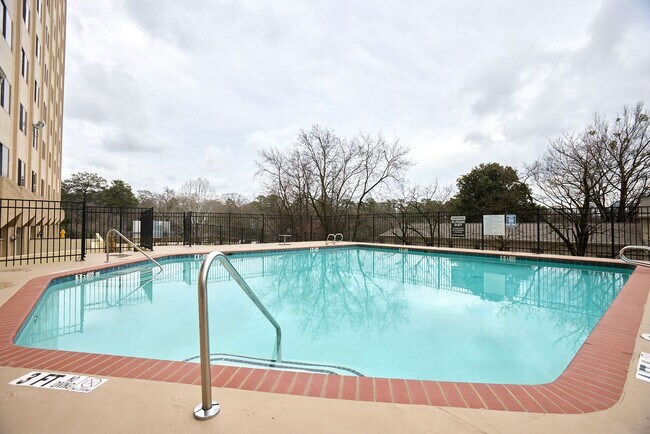 Building Photo - Furnished Buckhead Studio in Prime Peachtree Location