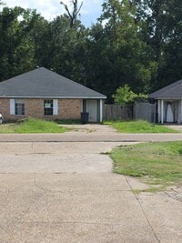 Building Photo - 10134 El Scott Ave